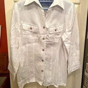 Very comfortable button down shirt. Looks great with jeans or a skirt.